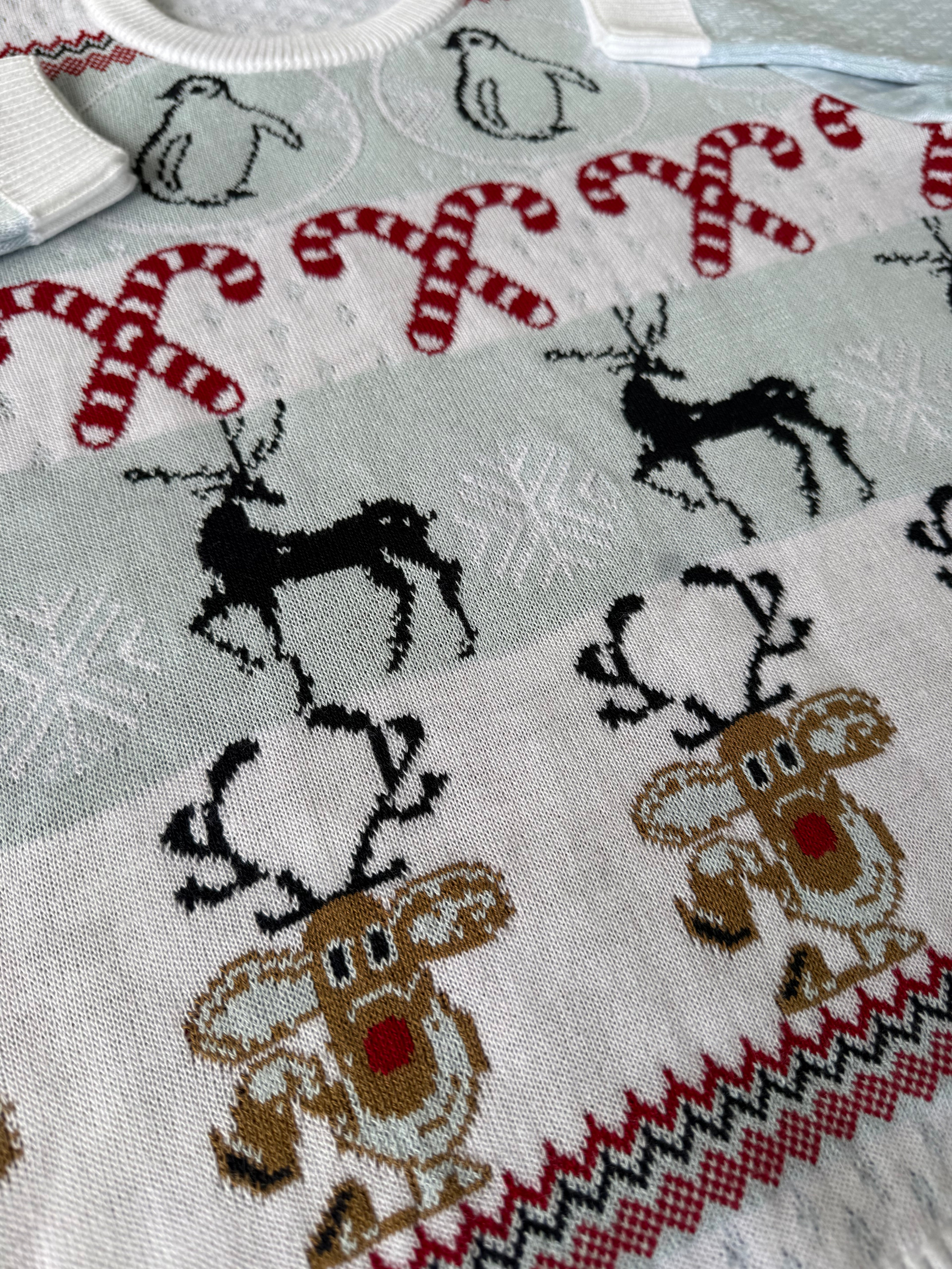 Saco Navideño Tejido Azul bebé y Blanco Diseño Pingüinos y Renos | Soulan Store